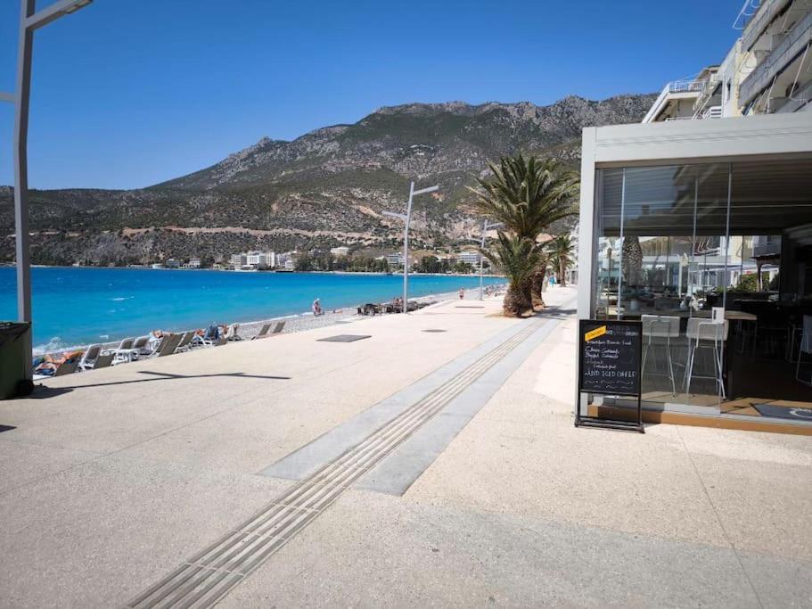 Apartment 50 Meters From The Beach Loutraki  Ngoại thất bức ảnh