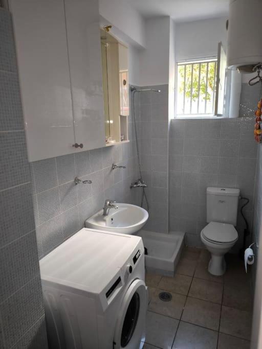 Apartment 50 Meters From The Beach Loutraki  Ngoại thất bức ảnh